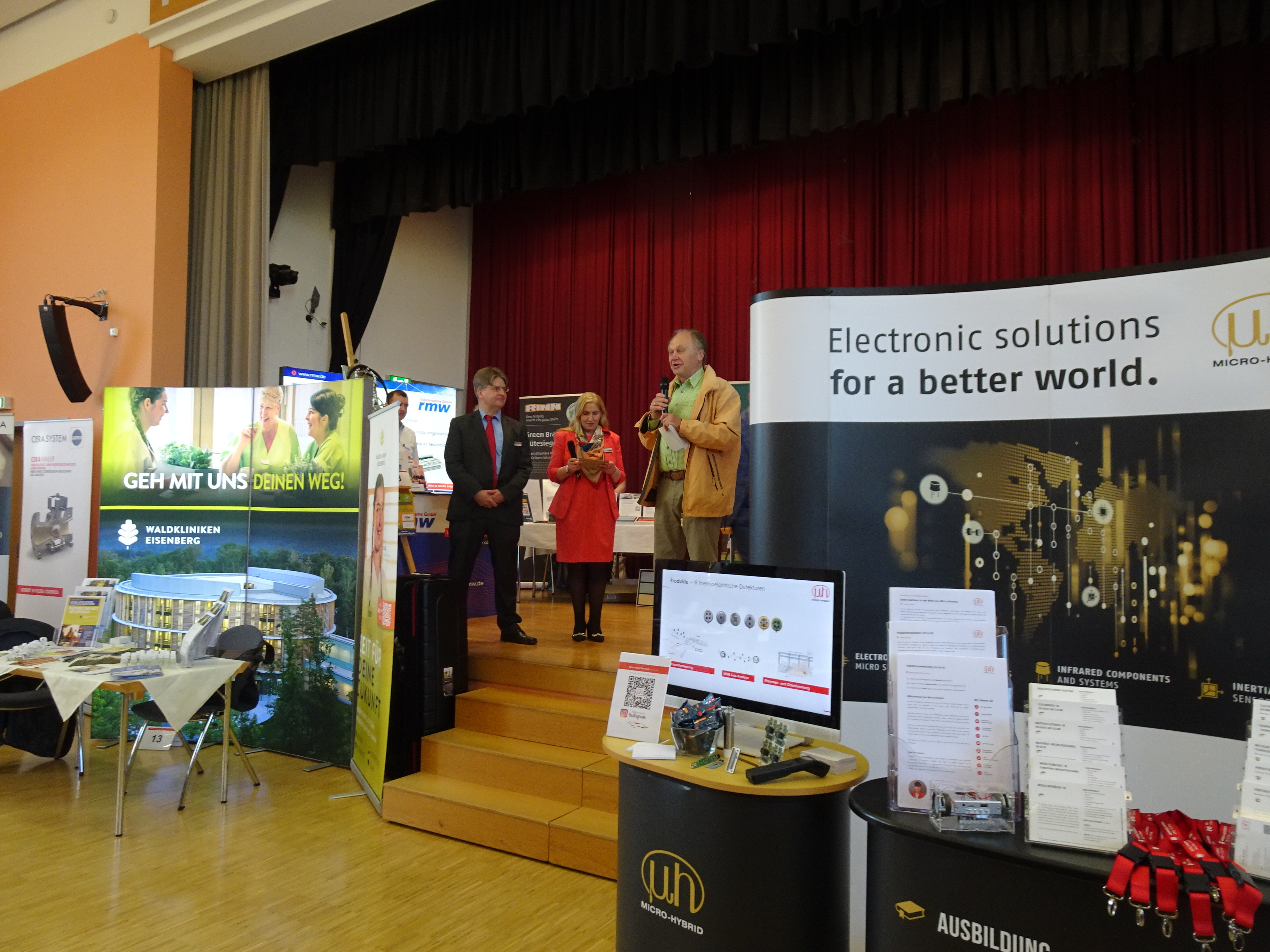 Die Berater der Weiterbildungsagentur Thüringen Ost auf der Messe „ARBEITen im Saale-Holzland-Kreis“.